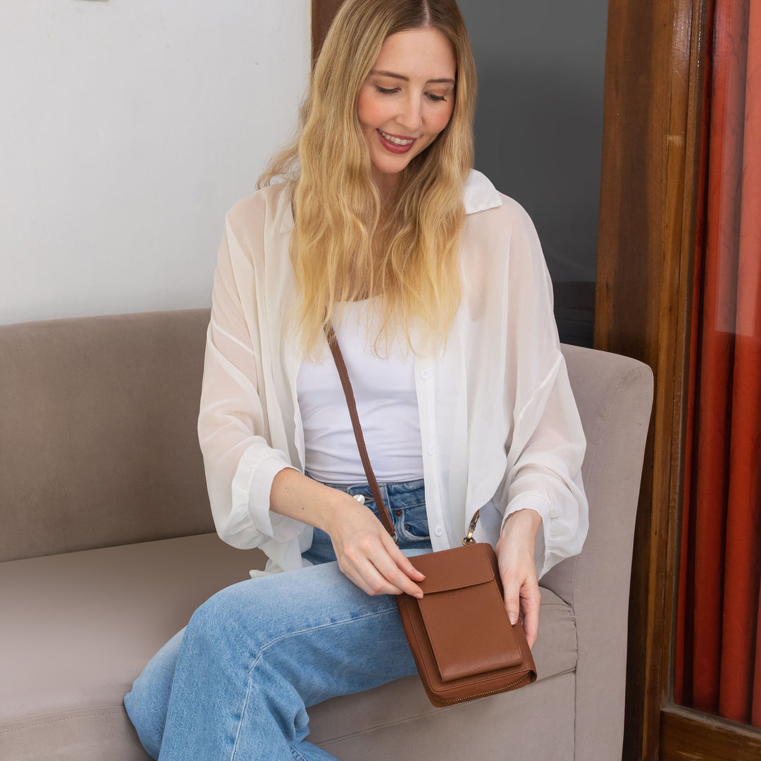 XtraRoom Crossbody Wallet Purse in Rich Mocha Brown